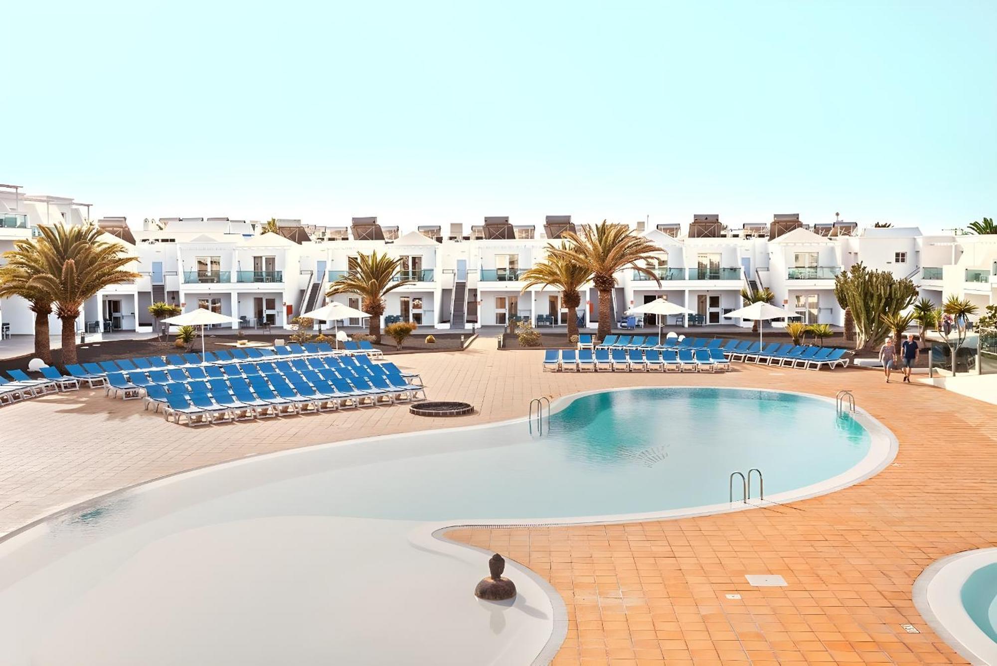 Hotel Plaza Palmeras Puerto del Carmen  Exterior photo